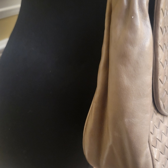 Bottega Veneta Taupe Leather Shoulder Bag - Picture 8 of 16
